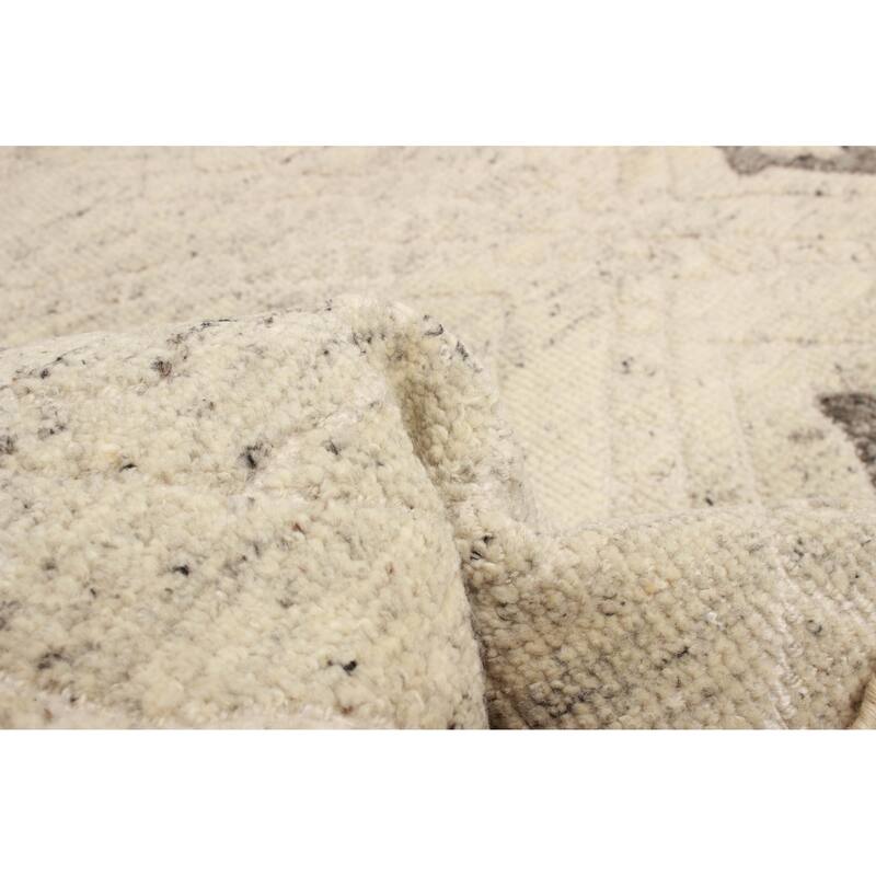 ECARPETGALLERY Hand-knotted Tangier Cream Wool Rug - 5'6 x 8'11