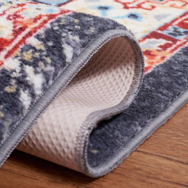 SAFAVIEH Riviera Machine Washable Slip Resistant Vertie Oriental Rug