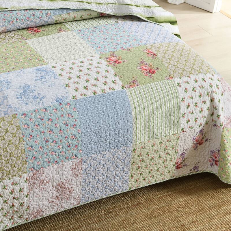 3 Pcs Floral Printed Patchwork Quilt Bedspread Set