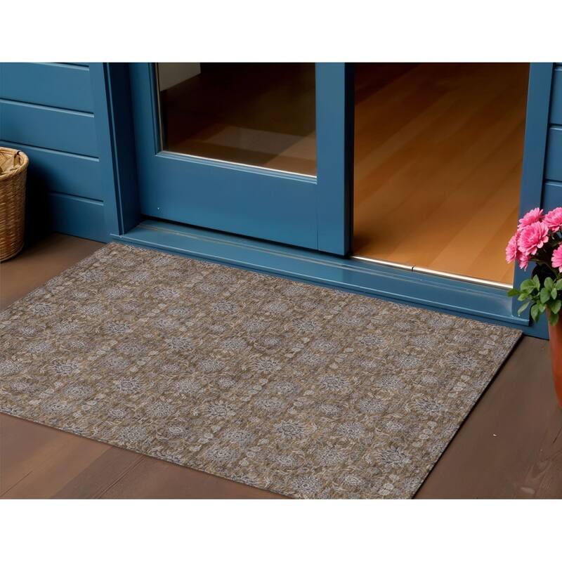 HomeRoots Floral Transitional Rectangle Outdoor Rug - 3' x 5'