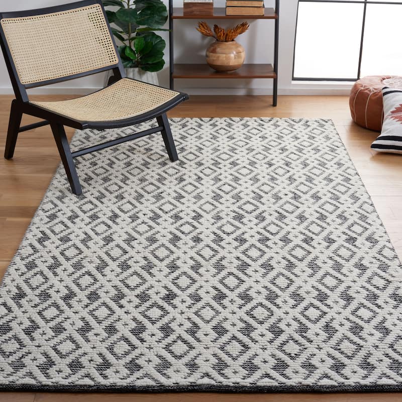 SAFAVIEH Vermont Handmade Meda Geometric Wool Area Rug - 8' x 10' - Ivory/Black