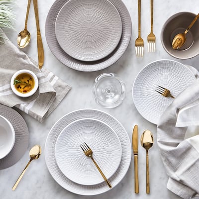 Dinnerset 12PC Embossed White Medallion - 10'5" x 0'5"