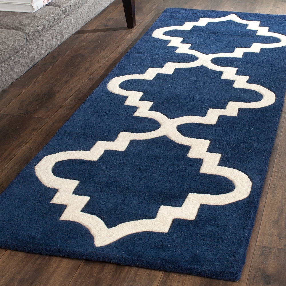 SAFAVIEH Handmade Chatham Abelle Modern Wool Rug