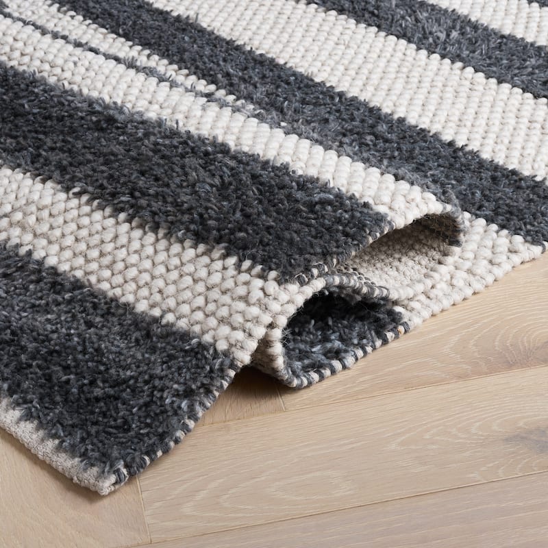 SAFAVIEH Handmade Natura Morane Wool Rug