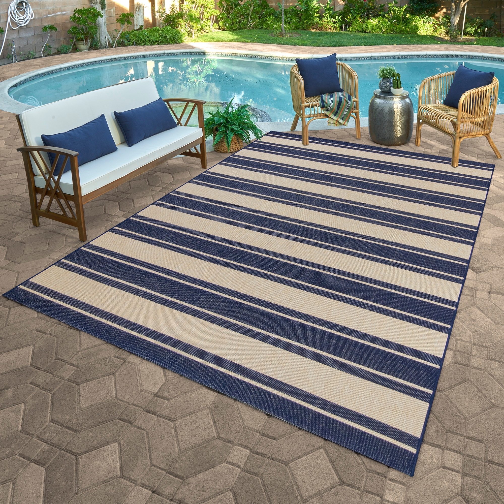 Gertmenian Paseo Castro Navy Modern Stripe Flatweave Indoor/ Outdoor Area Rug