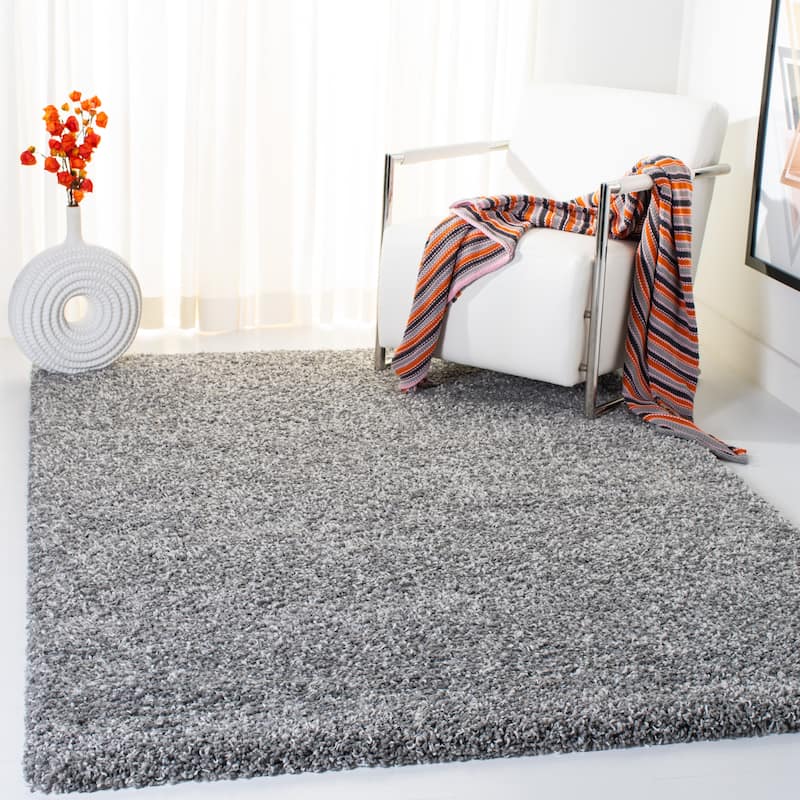 SAFAVIEH Evolution Shag Gwenaele Solid 1.8-inch Thick Rug - 5'3" x 7'6" - Grey - Rectangle