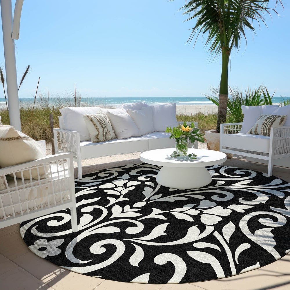 Machine Washable Indoor/ Outdoor Chantille Traditional Rug