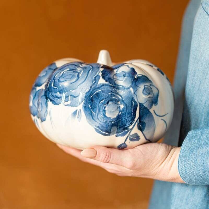 viva by VIETRI Blue Camellia Small Figural Pumpkin