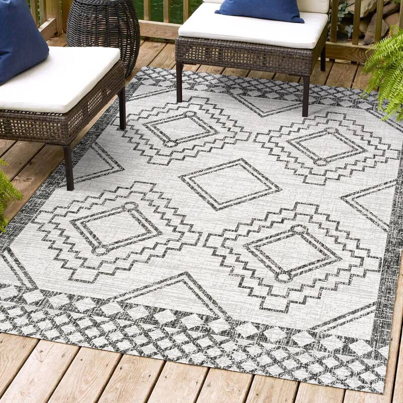 JONATHAN Y Carwa Diamond Tribal Medallion Indoor/Outdoor Area Rug