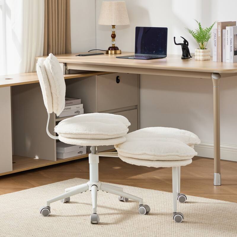 Roomfitters Sherpa Office Chair with Heart Shaped Back and Adjustable Height, Cute Aesthetic Swivel Desk Chair, Ivory