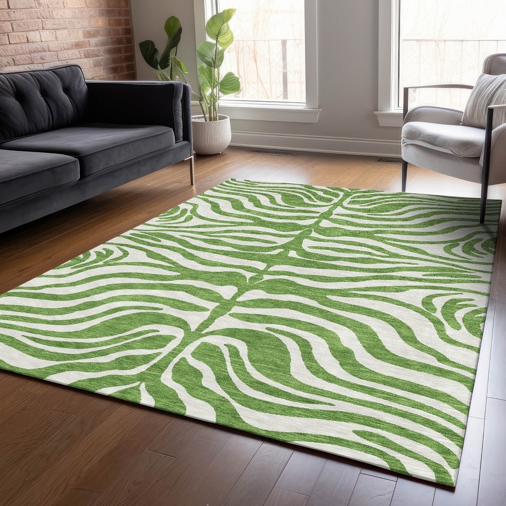 Machine Washable Indoor/ Outdoor Modern Animal Print Chantille Rug