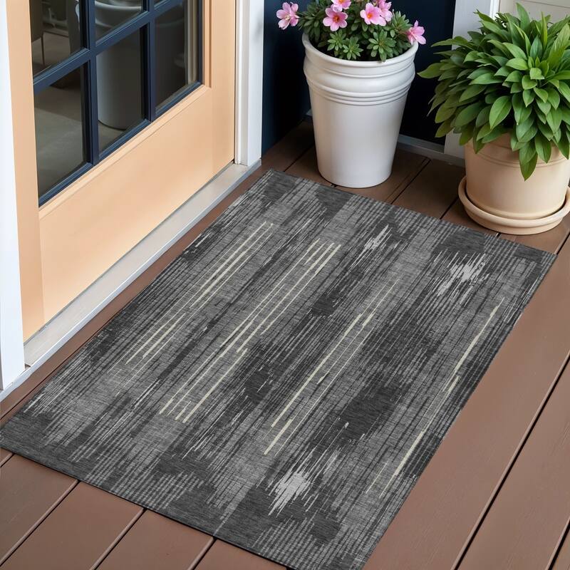 HomeRoots Striped Transitional Rectangle Outdoor Rug - 3' x 5'