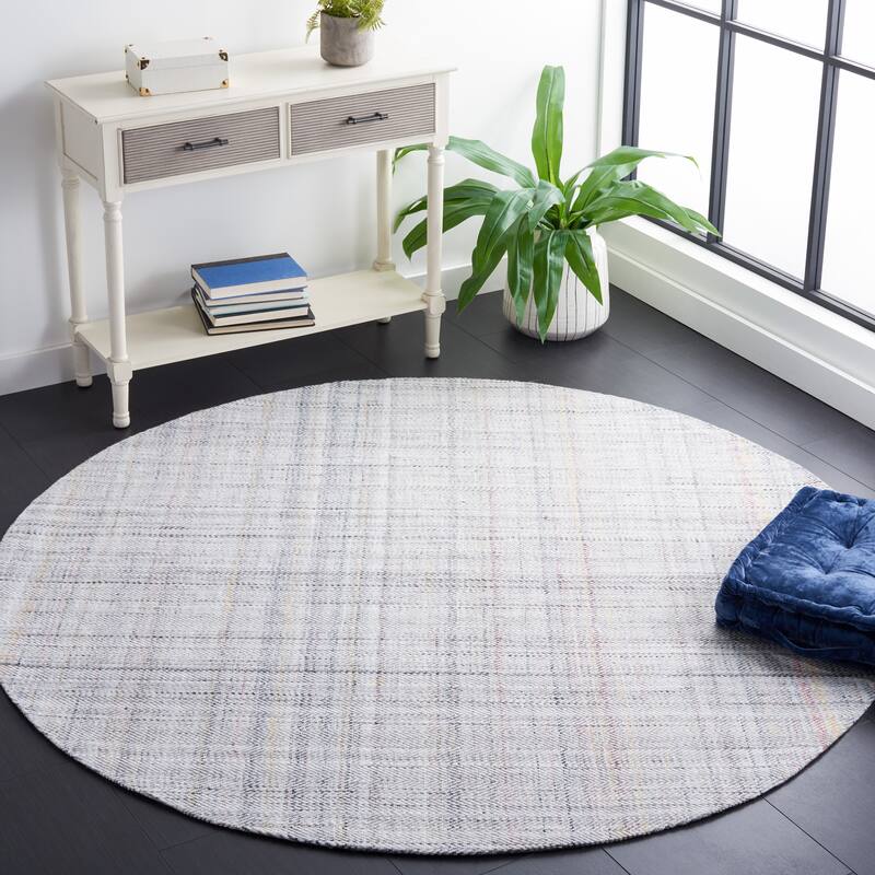 SAFAVIEH Handmade Marbella Teiksma Rug - 6' Round - Red/Ivory