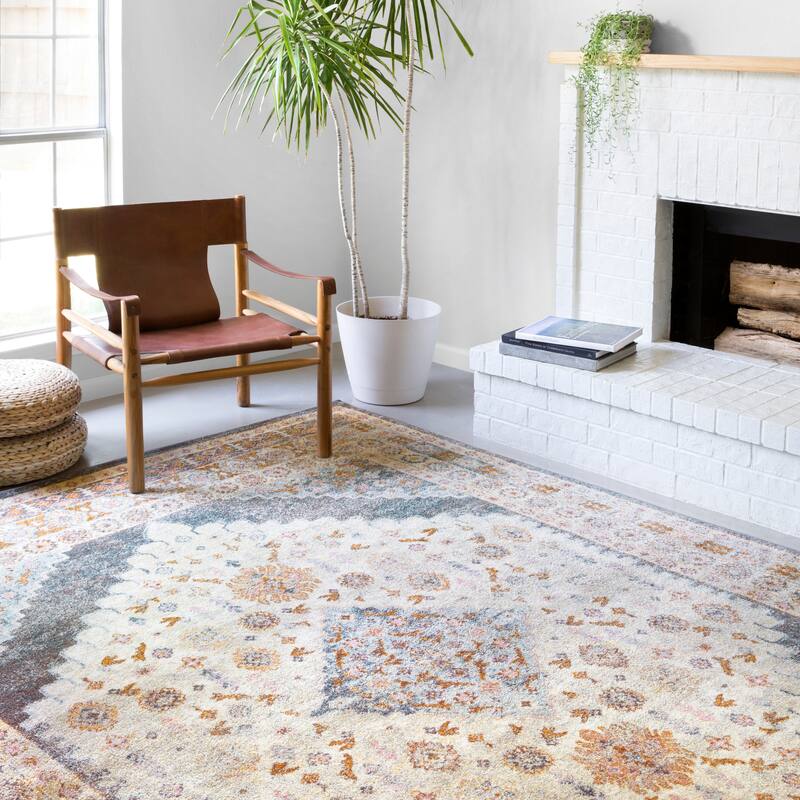 Alexander Home Jennifer Collection Diamond Border Distressed Area Rug
