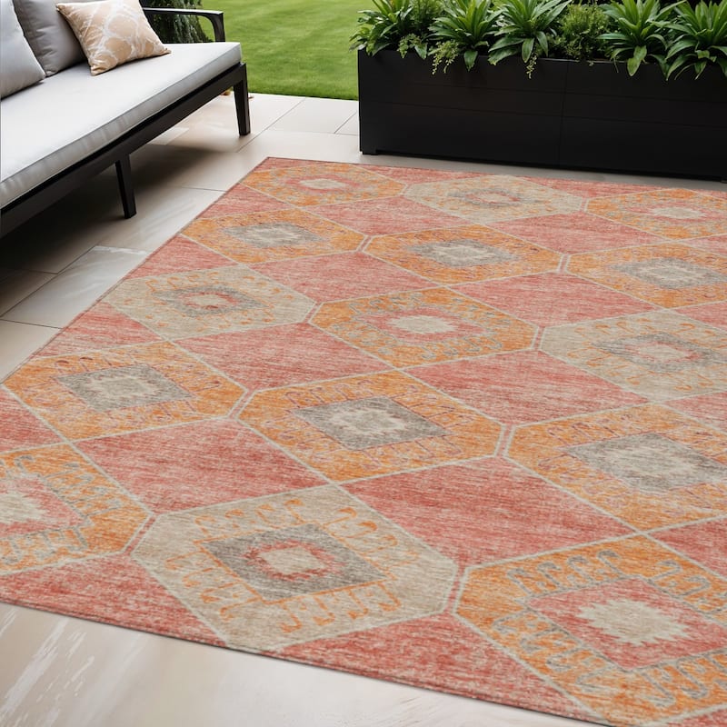 HomeRoots Aztec Transitional Rectangle Outdoor Rug - 5' X 8'