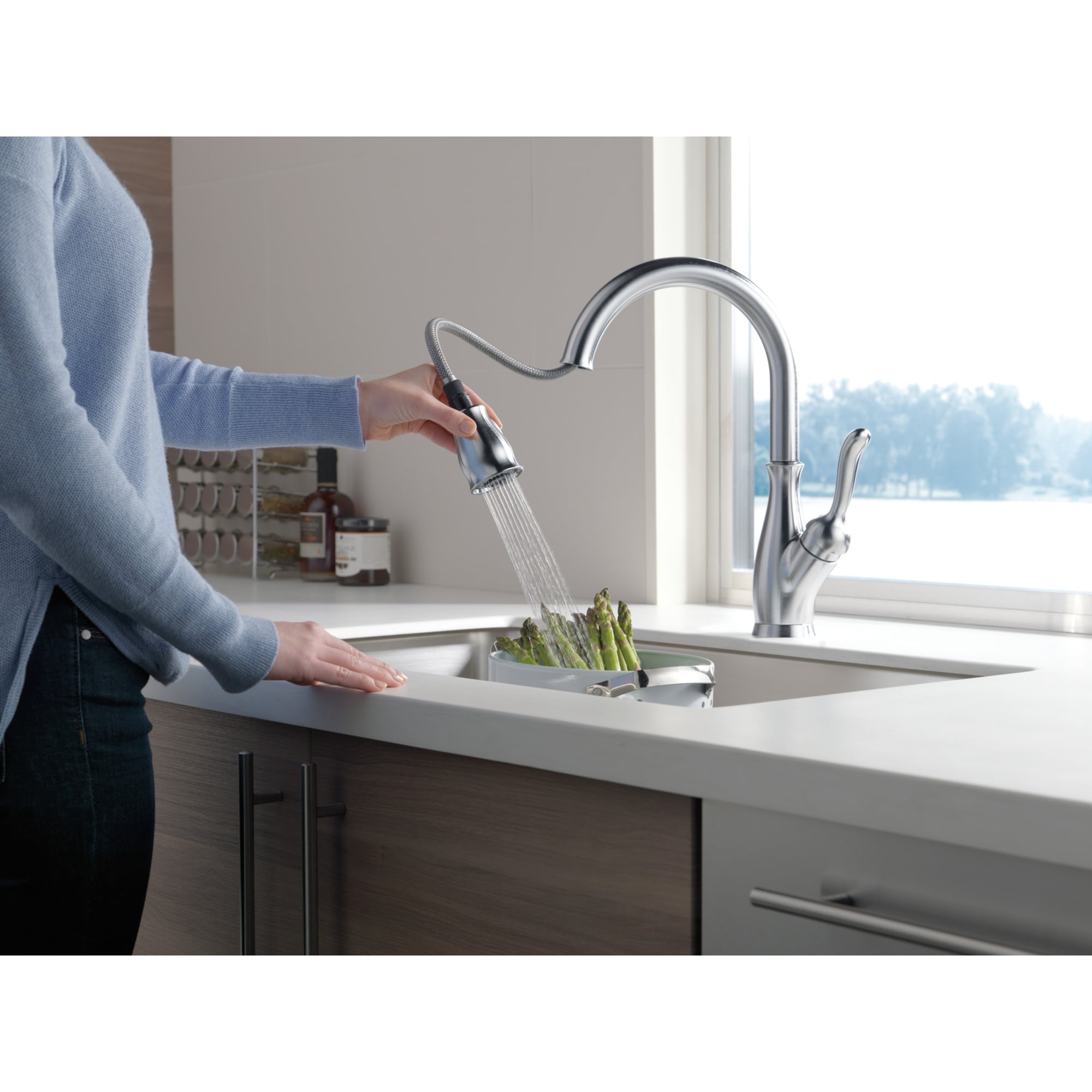 leland pull down faucet