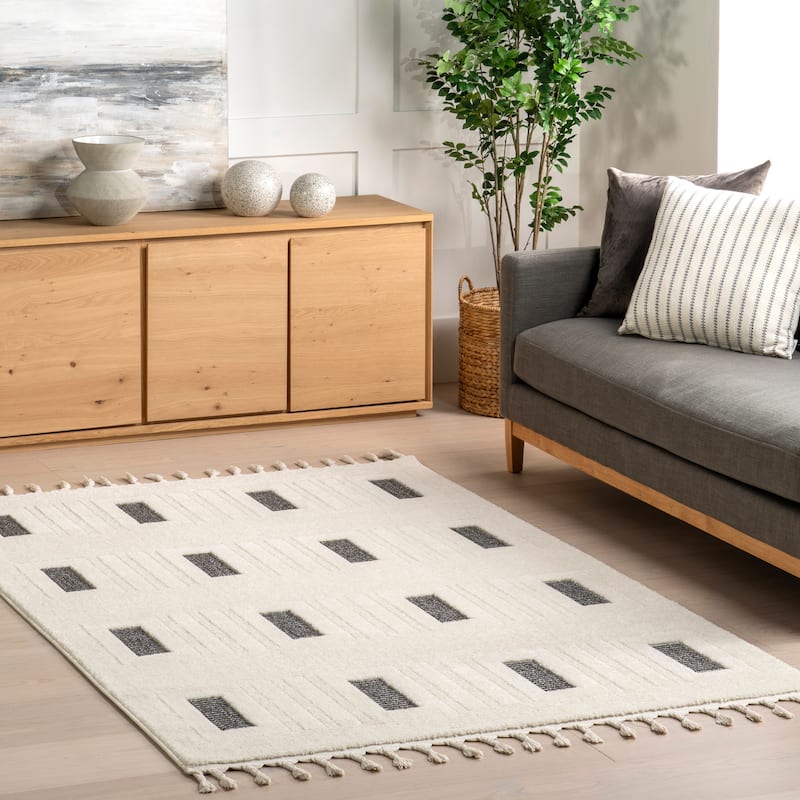 Nuloom Paccia High-Low Modern Striped Tasseled Area Rug - 4' x 6' - Grey - Rectangle