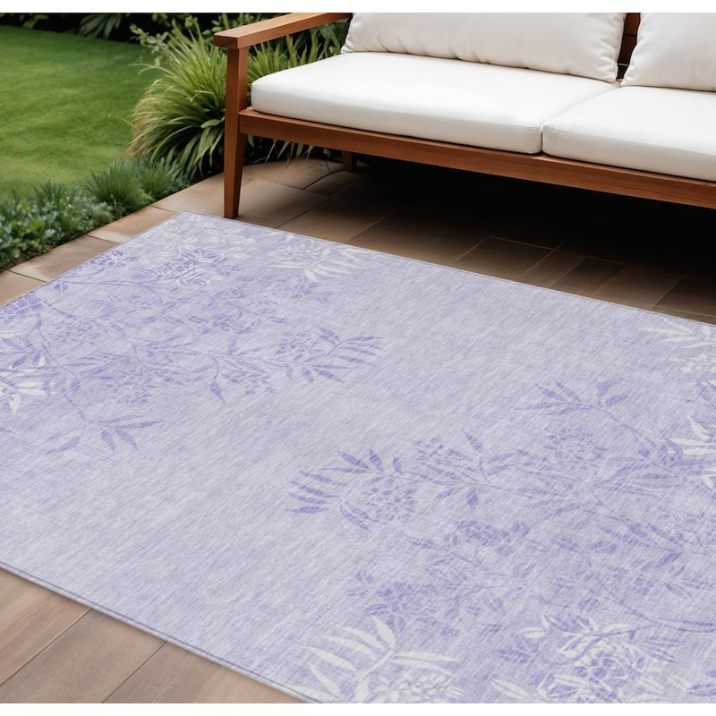 HomeRoots Floral Transitional Rectangle Outdoor Rug - 8' X 10'