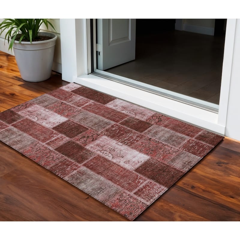 HomeRoots Patchwork Traditional Rectangle Outdoor Rug - 3' x 5'