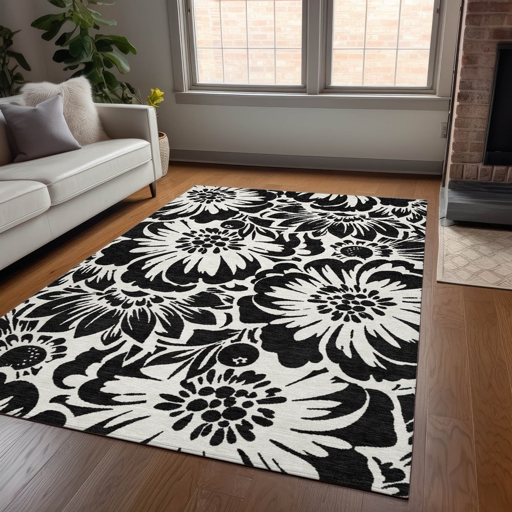 Machine Washable Indoor/ Outdoor Whimsy Floral Chantille Rug