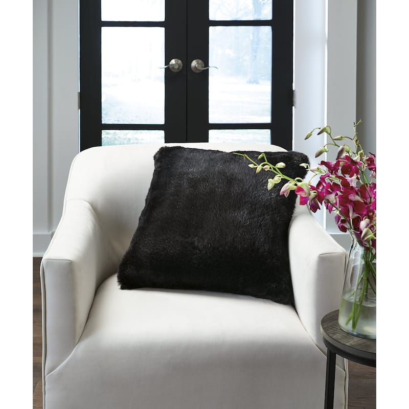 Gariland Pillow - Black