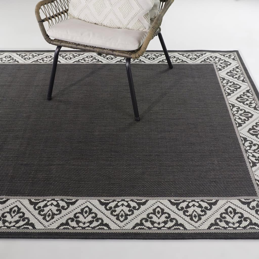 Signature Home Manor Border Indoor/Outdoor Area Rug