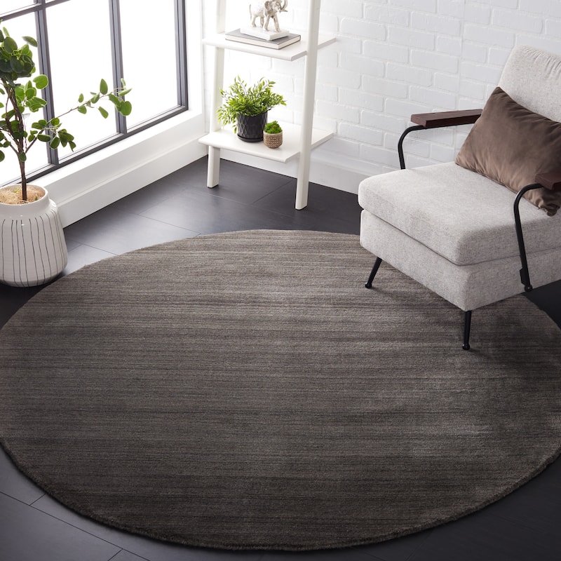 SAFAVIEH Handmade Himalaya Jessika Modern Wool Rug