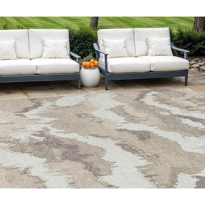 HomeRoots Abstract Transitional Rectangle Outdoor Rug