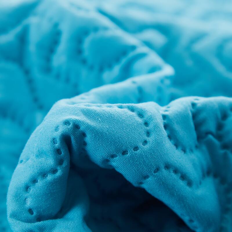 3-piece Fashionable Solid Embossed Quilt Set Bedspread Cover