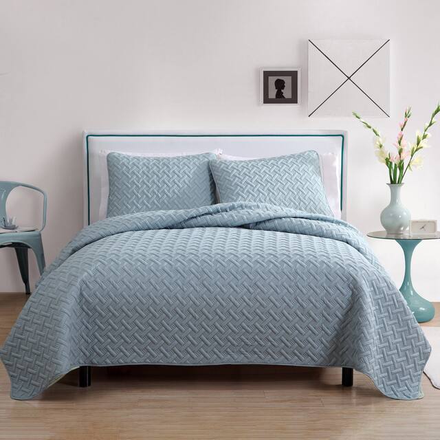 VCNY Nina Embossed Quilt Set
