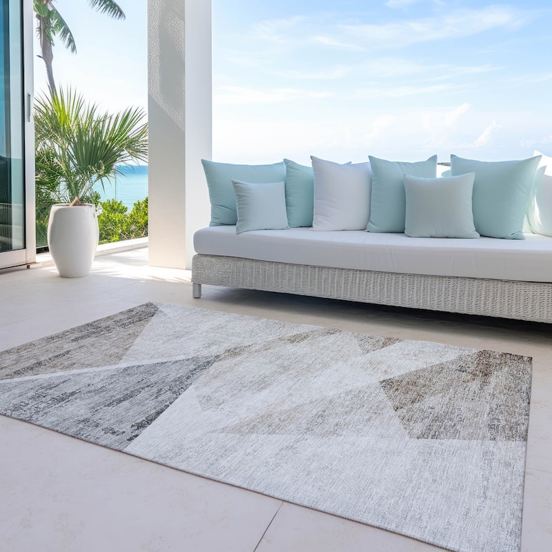 Machine Washable Indoor/ Outdoor Chantille Contemporary Geo Rug - Silver - 10' x 14'