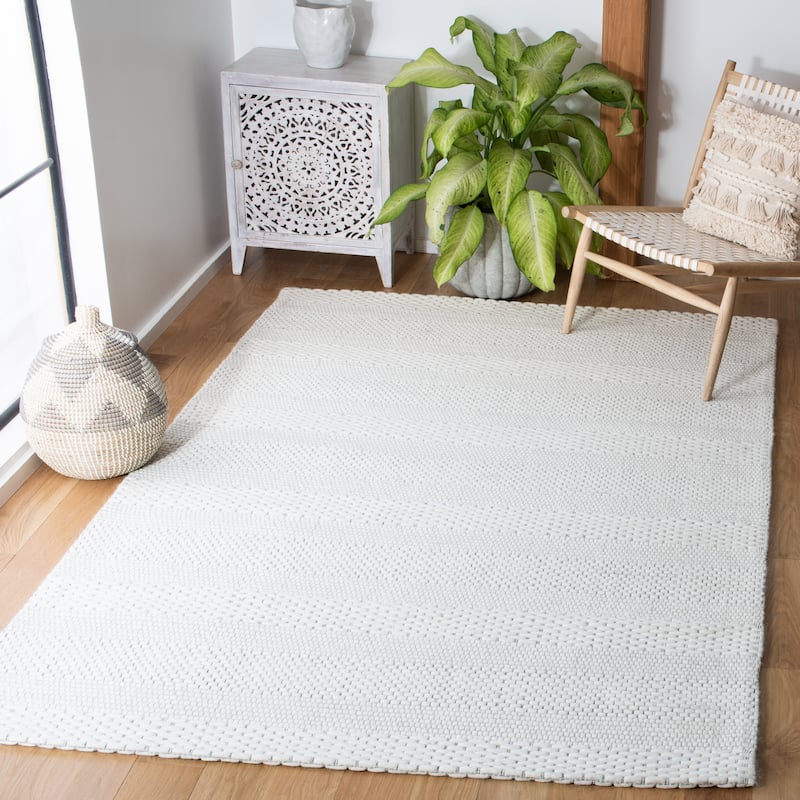 SAFAVIEH Marbella Kevser Wool Rug - 6' x 9' - Ivory