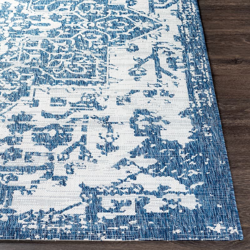 Livabliss Andell Indoor/ Outdoor Vintage Medallion Area Rug
