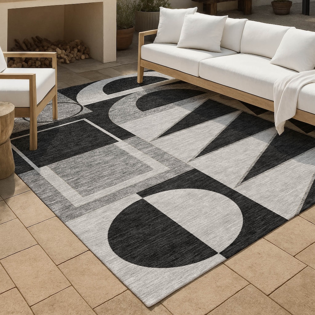 Machine Washable Indoor/ Outdoor Modern Crowley Chantille Rug