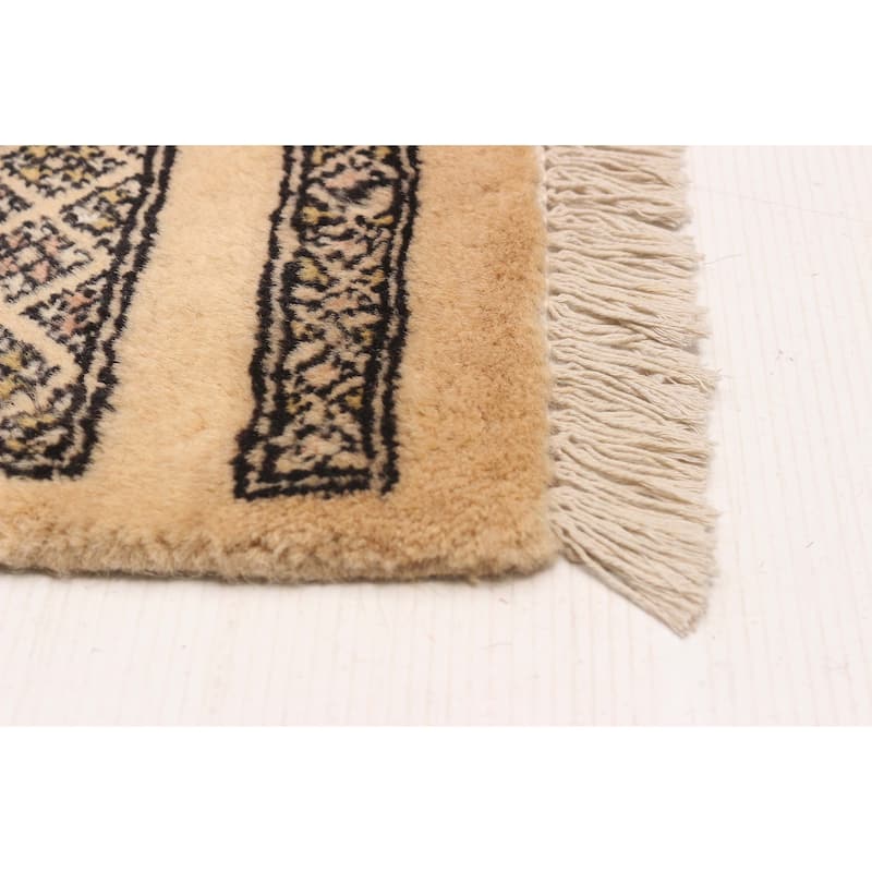 ECARPETGALLERY Hand-knotted Peshawar Bokhara Ivory Wool Rug - 5'5 x 8'4