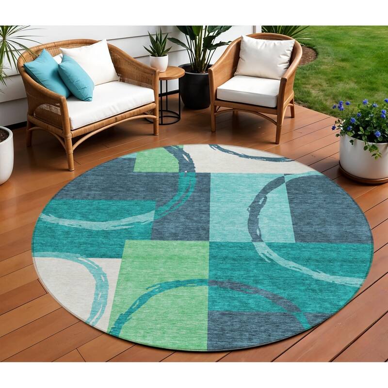 HomeRoots Geometric Modern Rectangle Outdoor Rug - 8' Round