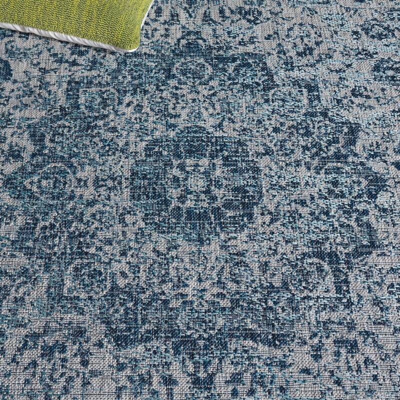 SAFAVIEH Courtyard Bahriye Indoor/Outdoor Washable Backyard Patio Rug
