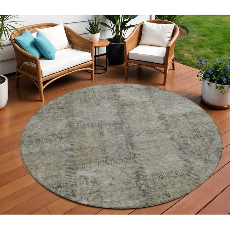 HomeRoots Patchwork Transitional Rectangle Outdoor Rug - 8' Round