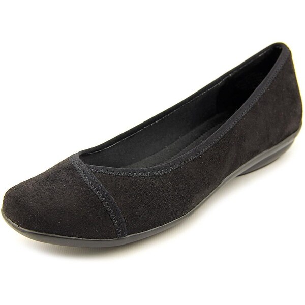 Mootsies tootsies flats clearance
