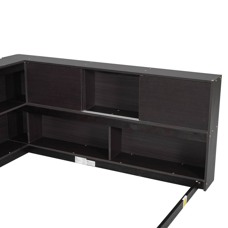 Floor Bed with L-shaped Bookcases and sliding doors