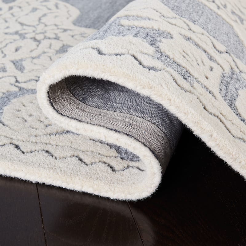 SAFAVIEH Handmade Micro-Loop Gerhild Medallion Wool Rug