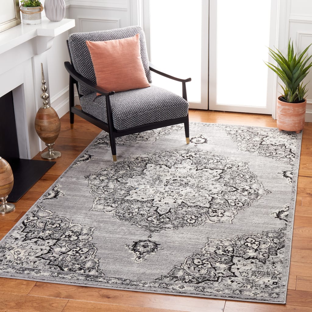 SAFAVIEH, Brentwood Annu Distressed Medallion Rug - 5'3" x 7'6"