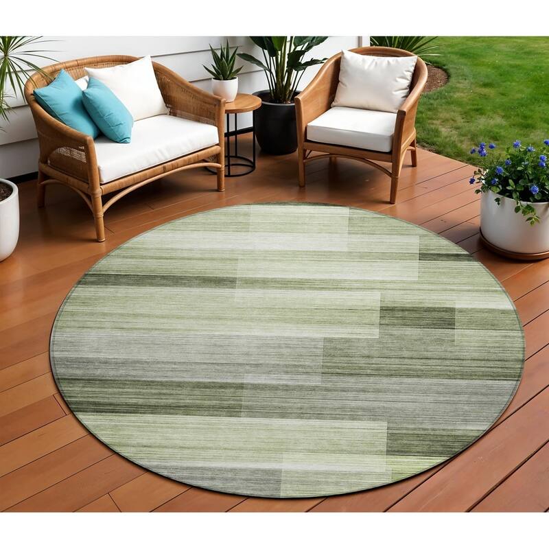 HomeRoots Striped Transitional Rectangle Outdoor Rug - 8' Round