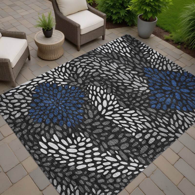 Machine Washable Indoor/ Outdoor Modern Genoa Chantille Rug