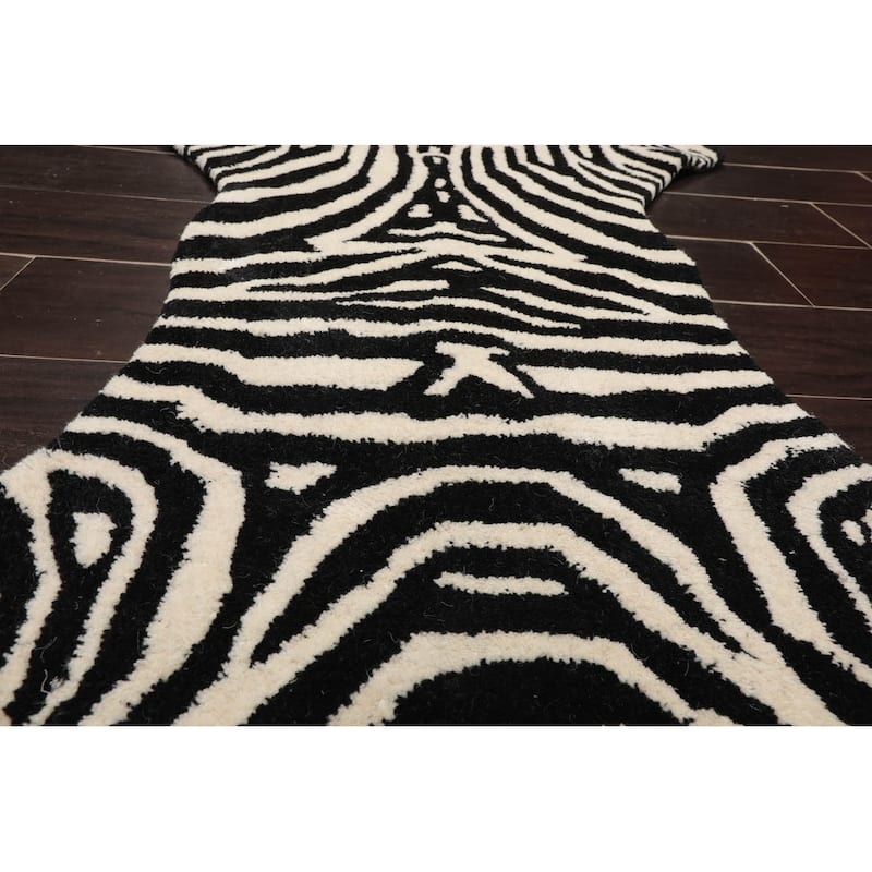 Hand Tufted Hand Made Wool Novelty Oriental Area Rug Black, White - 3' x 5'