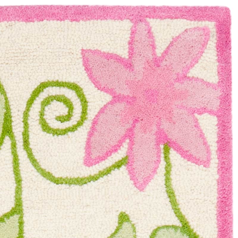 SAFAVIEH Handmade Kids Ingalill Wool Rug