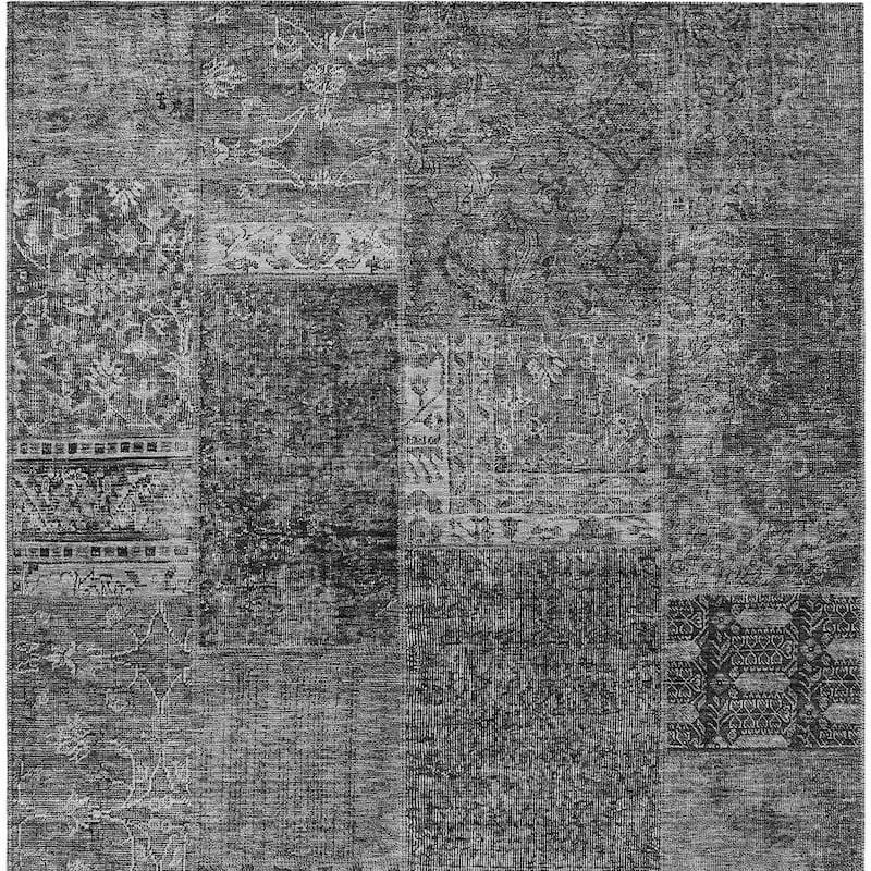 HomeRoots Patchwork Transitional Rectangle Outdoor Rug