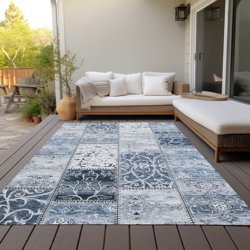 Machine Washable Indoor/ Outdoor Traditional Patchwork Chantille Rug