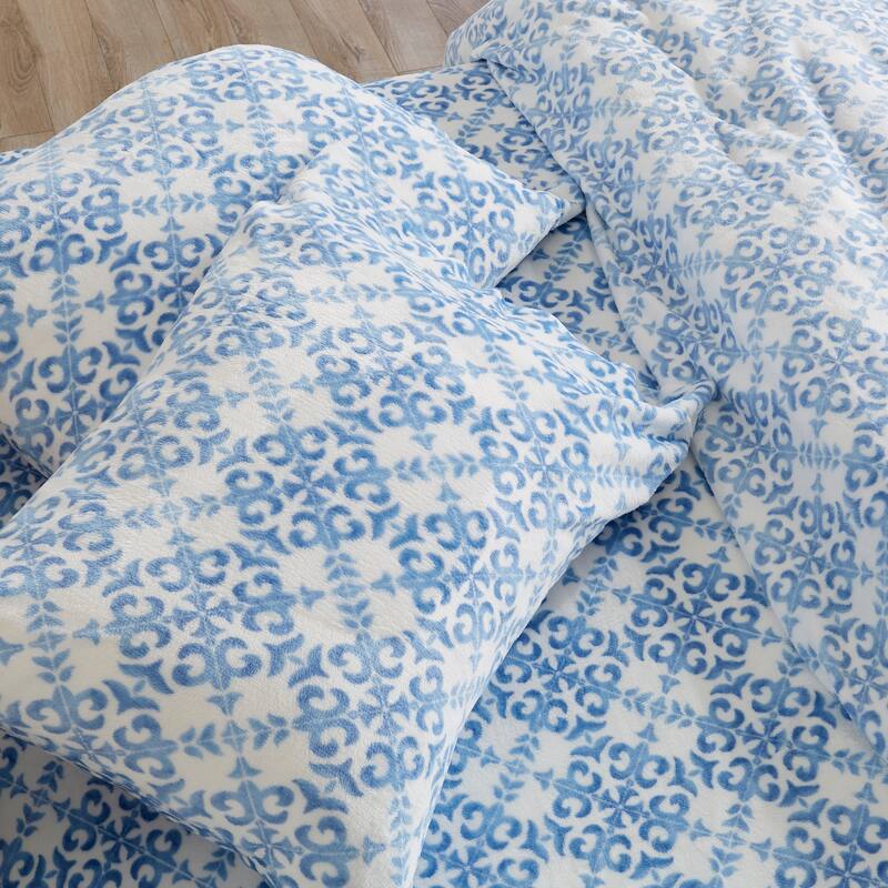 Great Bay Home Extra Soft Cozy Velvet Plush Printed Bed Sheet Set