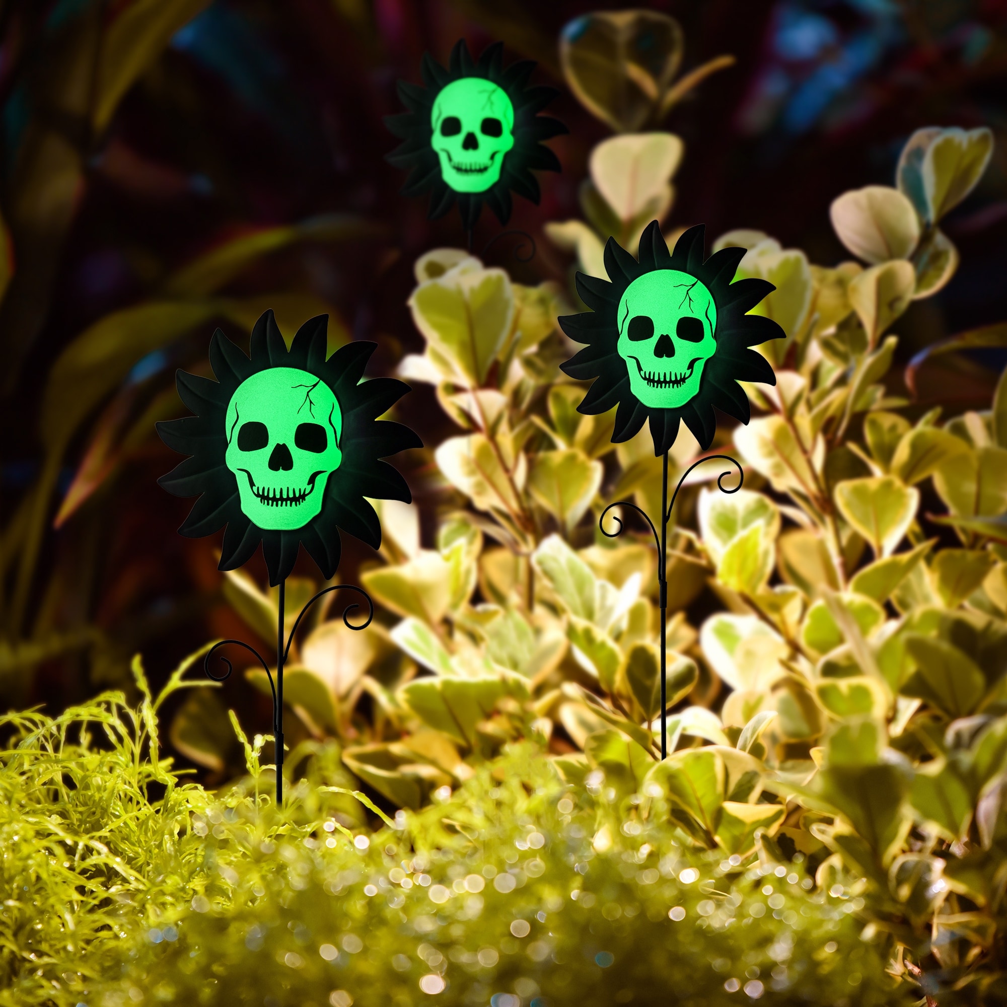 Glitzhome 24"H Set of 3 Halloween Metal Sunflower Skulls Glow-in-Dark Yard Stake